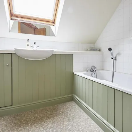 3 Bed In Sz142 Holiday home